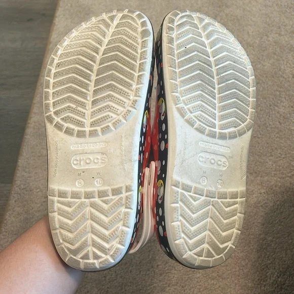 Minnie Mouse crocs - Picture 3 of 7